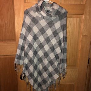 Cowl Neck Gray/White Fashion Poncho